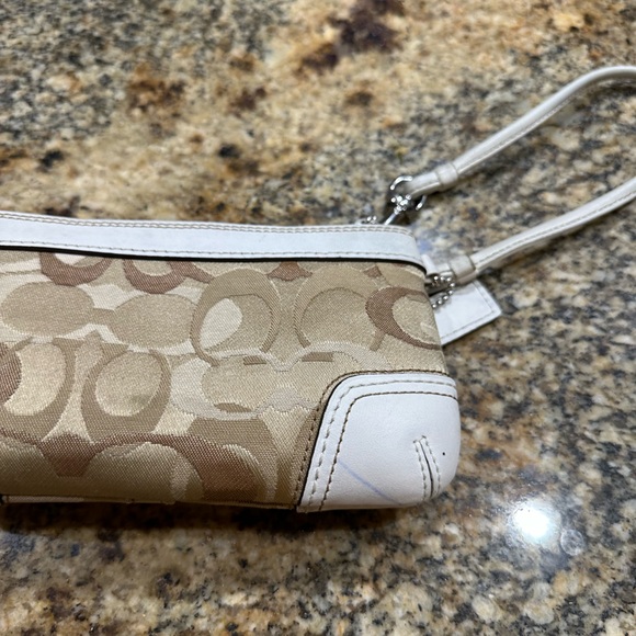 Coach Wristlet - Picture 4 of 11